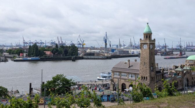 MitOst Hamburg: Dilemmata in History and Present